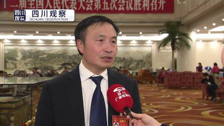 全國(guó)人大代表、集團(tuán)董事長(zhǎng)王勁“兩會(huì)”現(xiàn)場(chǎng)接受四川電視臺(tái)采訪
