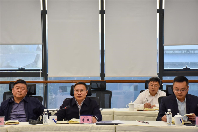 市政協(xié)主席康俊一行到川威召開(kāi)“十四五”氫能產(chǎn)業(yè)發(fā)展調(diào)研座談會(huì)(圖4)